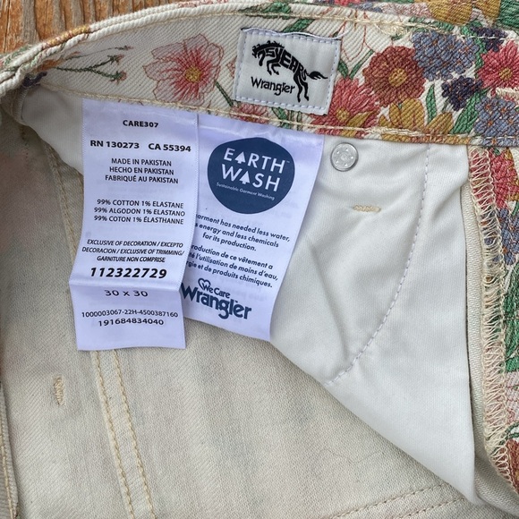 Wrangler Westward 626 Floral Boot Cut Jeans - Picture 4 of 6